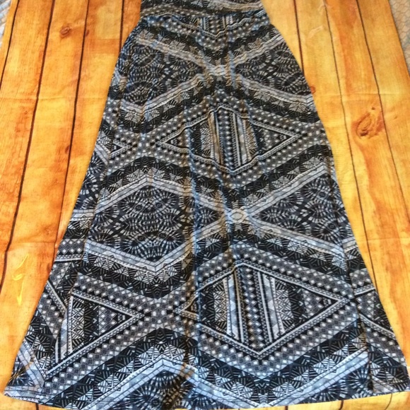 Lily Rose Geometric skirt w/ fold over waist Sz XS - Picture 2 of 6